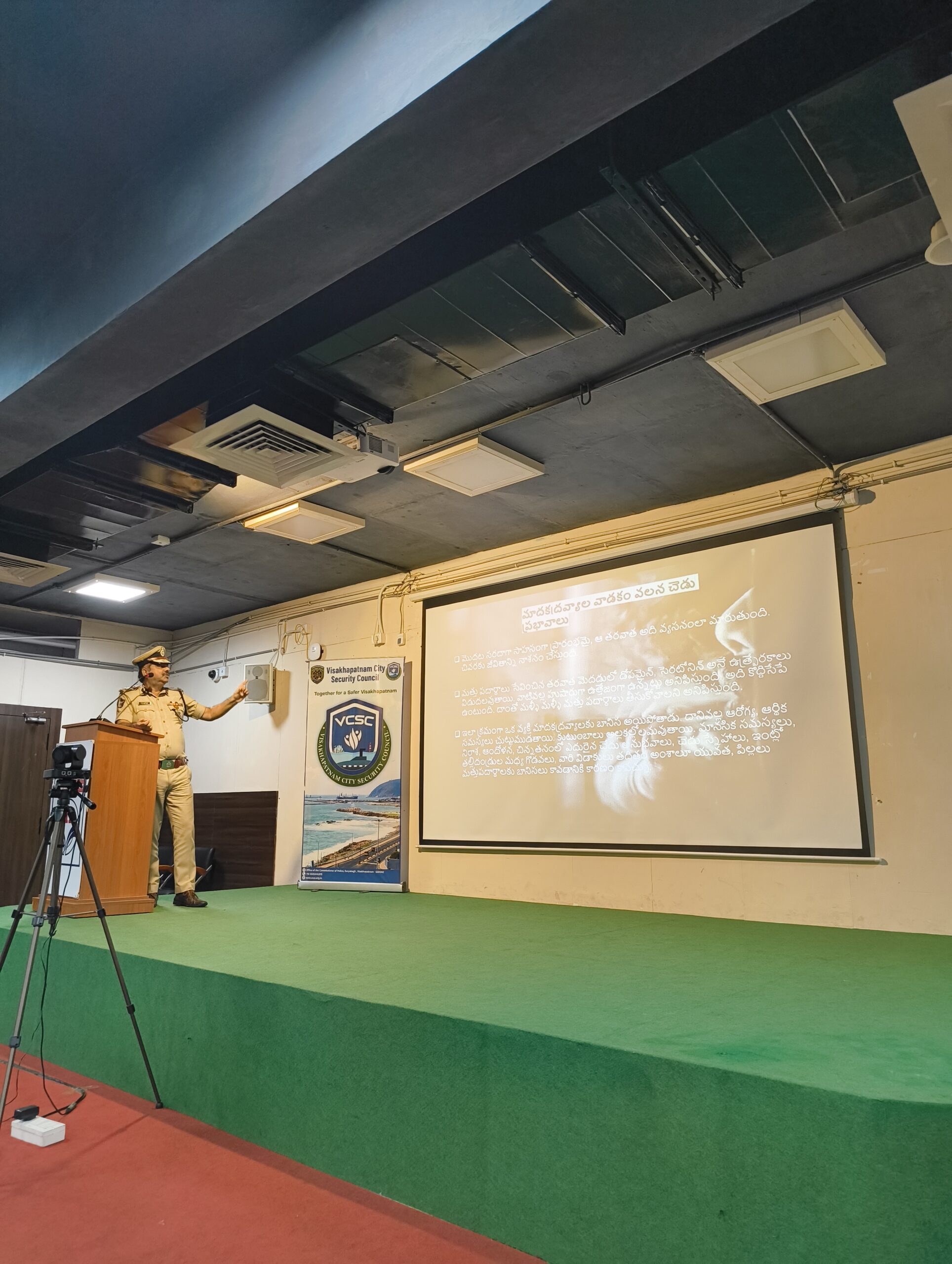 Dr. Shankabrata Bagchi IPS addressing students